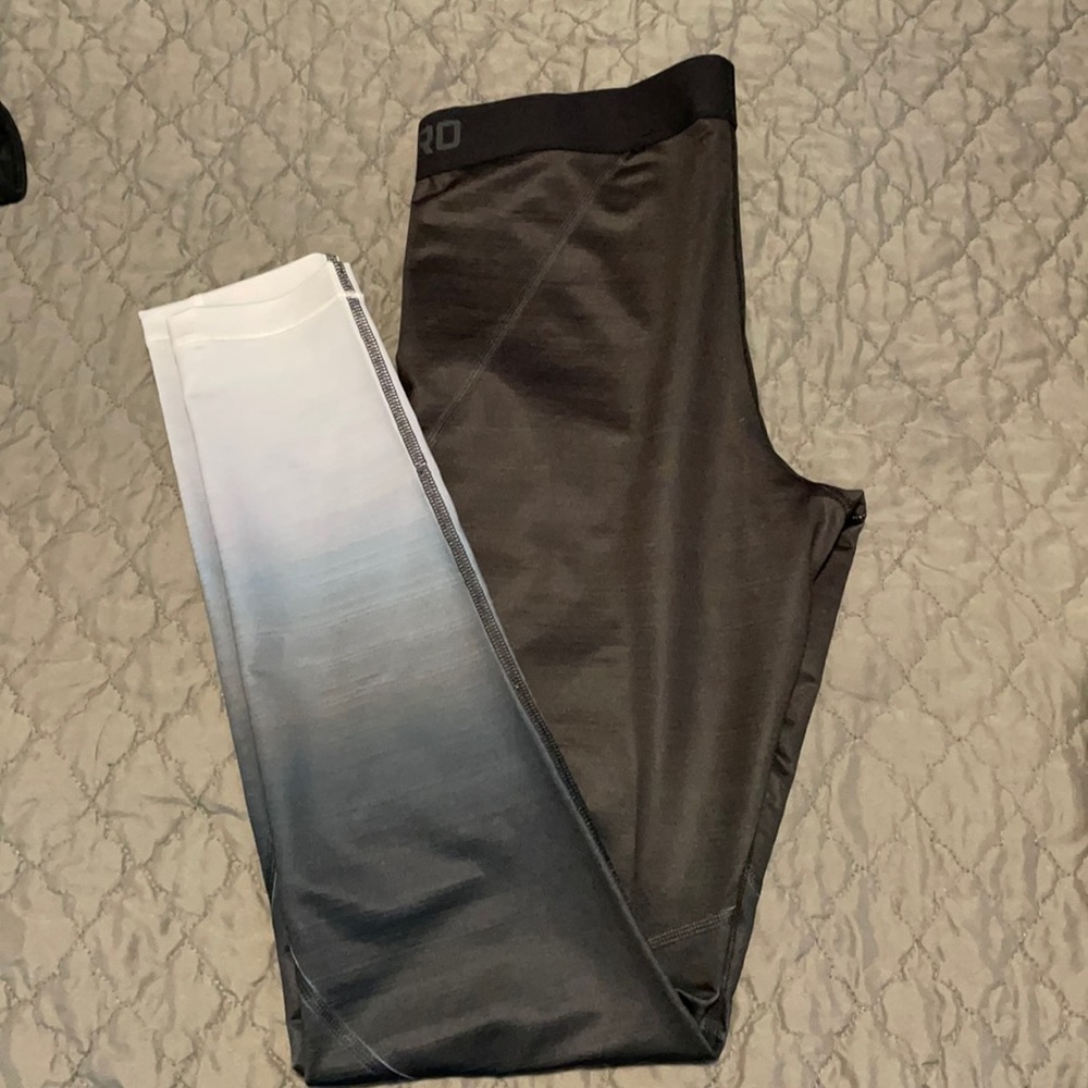 NWOT Nike Pro Hyperwarm Leggings Size L